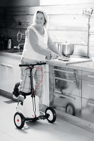 Orthoscoot foot relief rollator NH1 at home